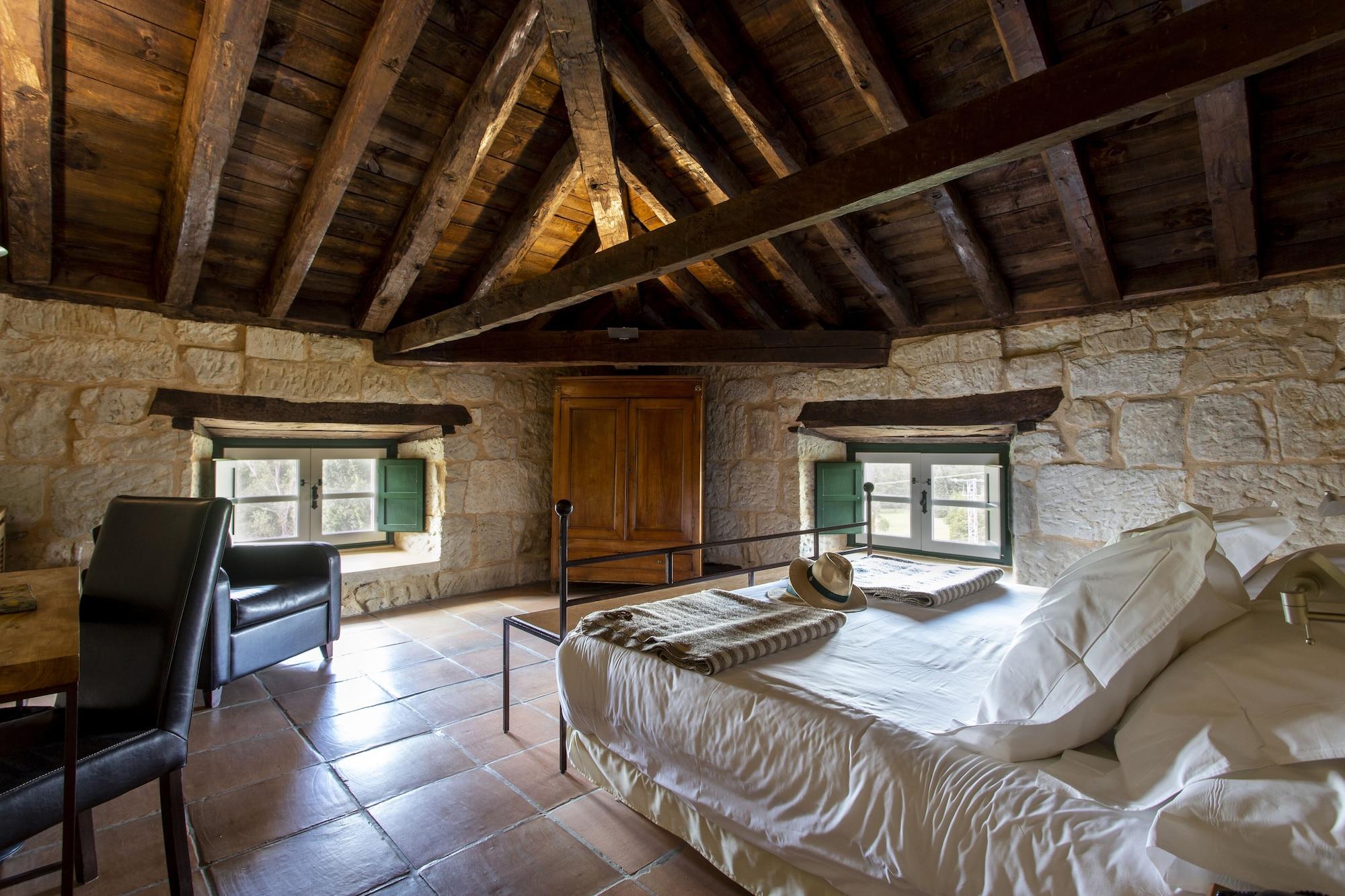 Hacienda Zorita Wine Hotel & Spa Valverdon Exterior photo The interior of the tower